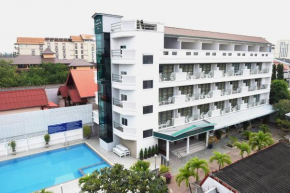 Puangpen Villa Hotel